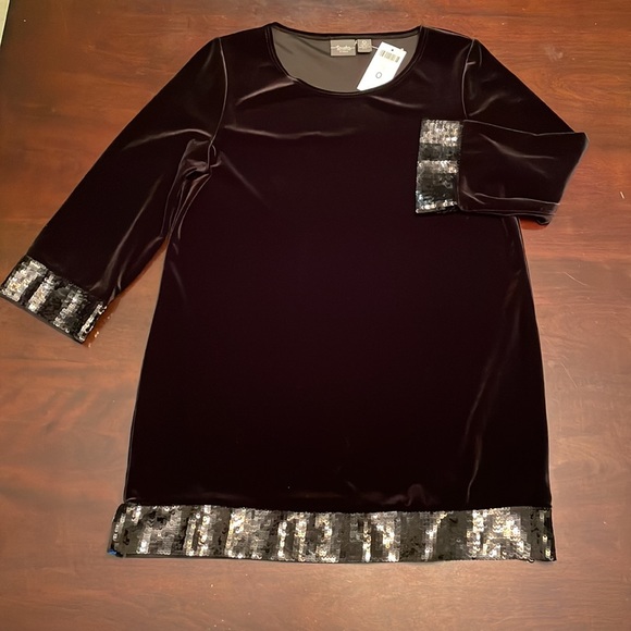 Chico’s Traveler Collection Classy Velvet and Sequined Top/Sweater Size 0. NWT - Picture 2 of 11